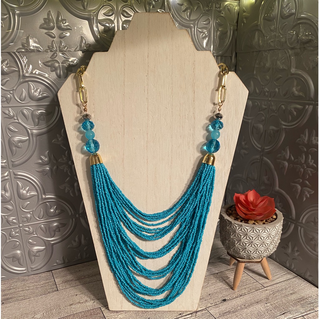 Nwot 22” Turquoise Statement Piece W/3” Extender. Gold Colored Paper Clip Chain